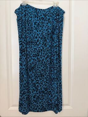 Blue leopard print travel knit skirt